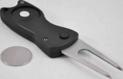 Black Golf Green Divot Repair Switchblade Tool With Ball Marker